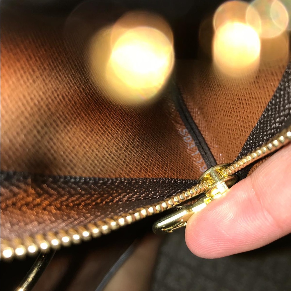 Louis Vuitton monogram key pouch cles BNIB - Picture 6 of 7